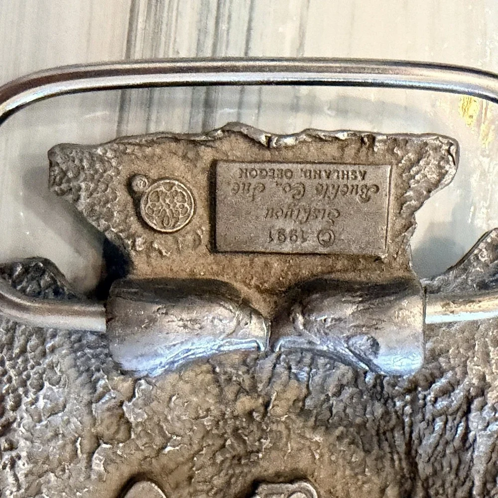 SISKIYOU Buckle Co 1991 Western Arrowhead Eagle Metal Pewter Belt Buckle USA - Picture 3 of 4